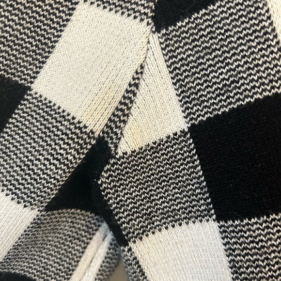 Super soft spongy feel checkered sweater - Picture 4 of 4